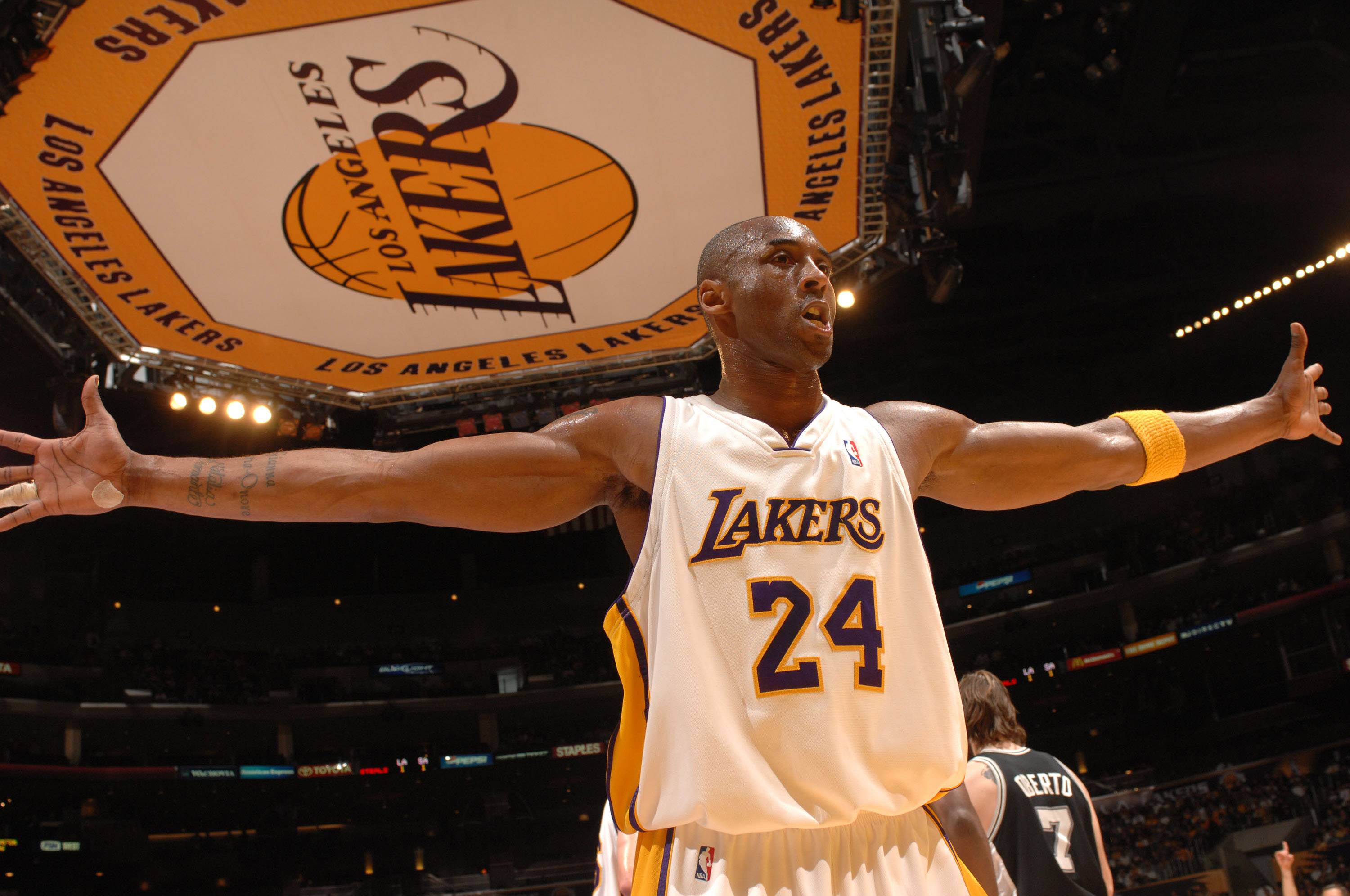 谁就离胜利 谁就离胜利